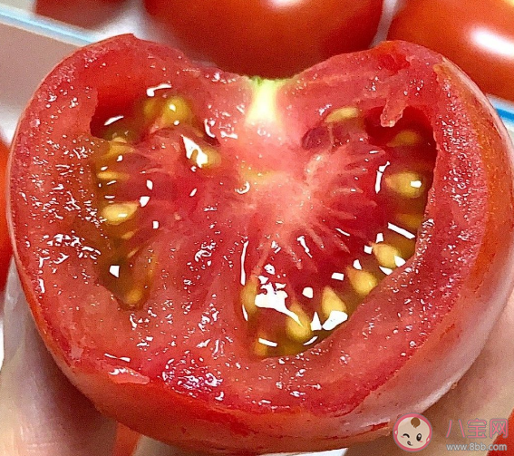 長(zhǎng)期吃西紅柿真的能變白嗎 西紅柿生吃好還是熟吃好