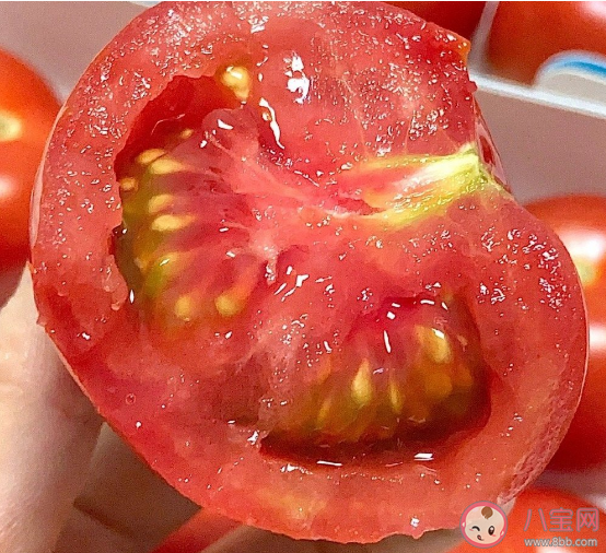 長(zhǎng)期吃西紅柿真的能變白嗎 西紅柿生吃好還是熟吃好