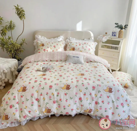 女孩租房一年反復(fù)過敏發(fā)現(xiàn)床墊發(fā)霉 你多久更換一次床上用品 女孩租房一年反復(fù)過敏發(fā)現(xiàn)床墊發(fā)霉 你多久更換一次床上用品