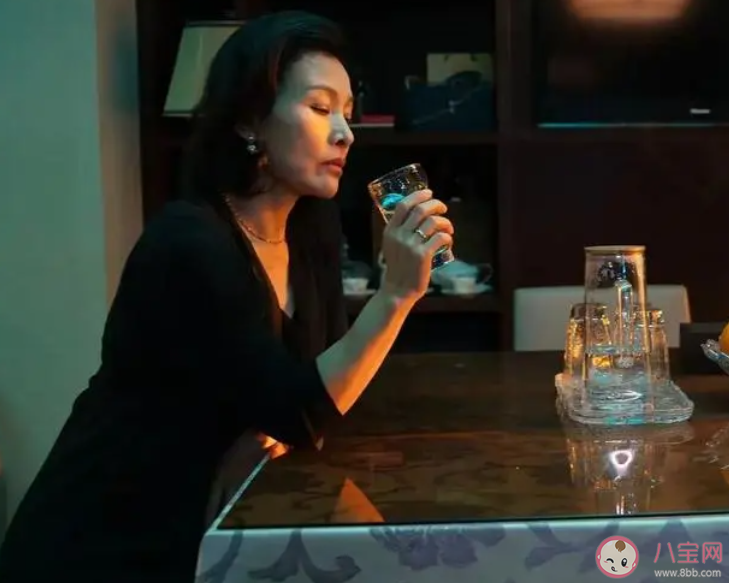 《堅如磐石》朱麗是被誰殺的 《堅如磐石》刪減了哪些情節(jié)