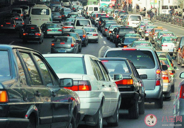 靠窗的座位能讓人更放松 為什么大家都喜歡靠窗的位置 靠窗的座位能讓人更放松 為什么大家都喜歡靠窗的位置