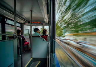 靠窗的座位能讓人更放松 為什么大家都喜歡靠窗的位置