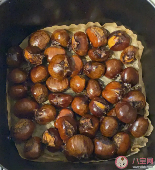 女子吃烤栗子被炸嘴腫得張不開 吃烤栗子要注意些什么 女子吃烤栗子被炸嘴腫得張不開 吃烤栗子要注意些什么