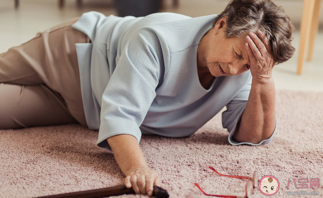 10月是最容易發生跌倒的月份 老年人跌倒為何能致命