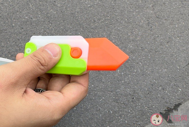 蘿卜刀爆火是利是弊 孩子玩蘿卜刀要注意什么