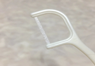 經常用牙線會讓牙縫變寬嗎 牙線和牙簽哪個更好