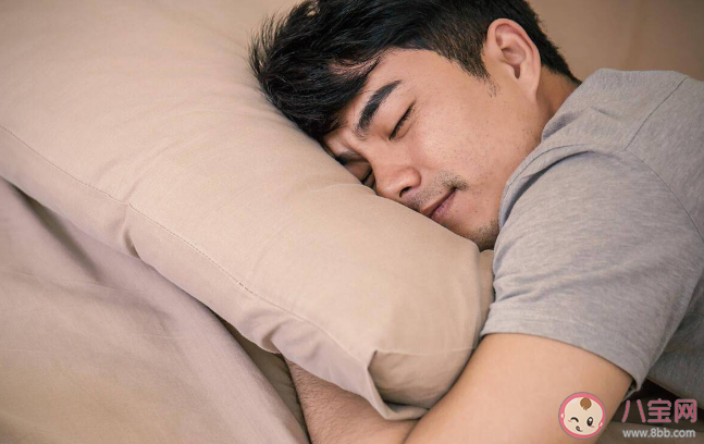 睡眠呼吸暫停癥男性患病率高于女性 呼吸暫停綜合征患者為什么要戴呼吸機