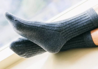 經(jīng)常聞臭襪子有多可怕 人為什么愛聞臭襪子味