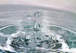 49歲女子愛(ài)喝生水咽喉疼痛長(zhǎng)蛔蟲 生水能不能直接喝