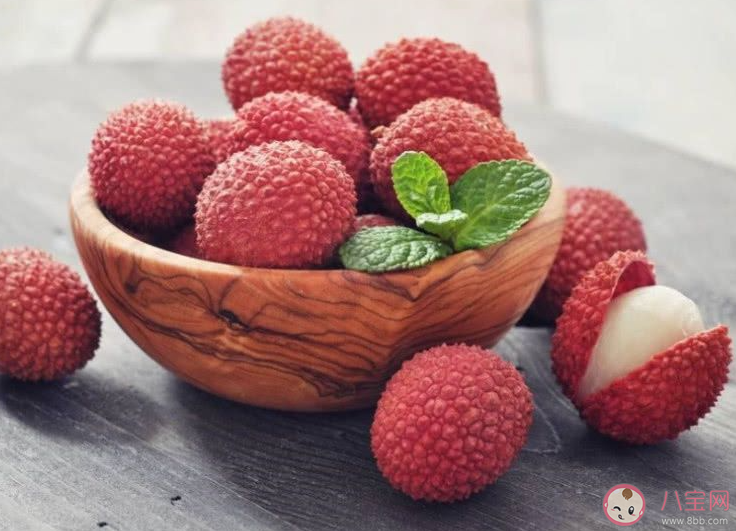 長痘痘不建議吃的水果有哪些 長痘痘了該怎么辦