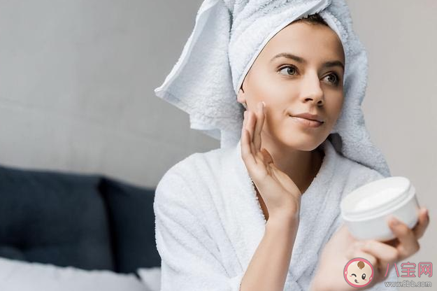 冬天怎樣洗澡最護膚 洗澡后身體乳要怎么涂