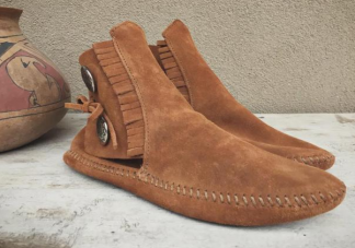 丑鞋頻頻翻紅的原因是什么 資產為什么不愛中產鞋