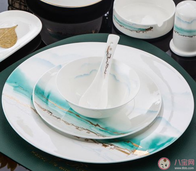 餐具收費大學生付1元直接帶走 如何看待餐具收費的問題