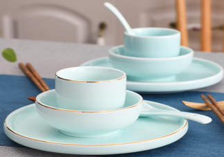 餐具收費大學生付1元直接帶走 如何看待餐具收費的問題