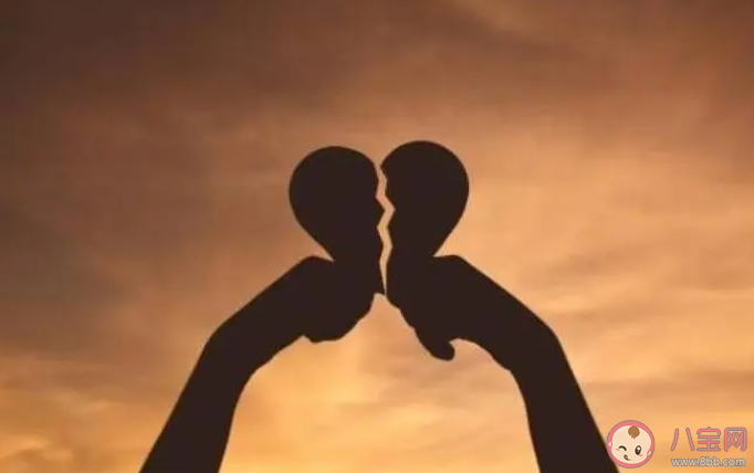 為什么中毒的我還大喊值得是什么歌 《中毒》歌詞歌曲介紹