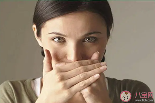 人為什么聞不到自己的口臭 口臭的人該怎么辦 人為什么聞不到自己的口臭 口臭的人該怎么辦