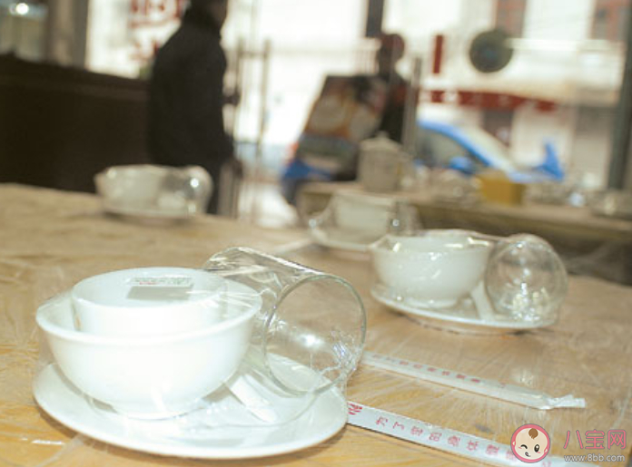 飯店是否應(yīng)該收取餐具費(fèi) 如何看待飯店收餐具費(fèi)