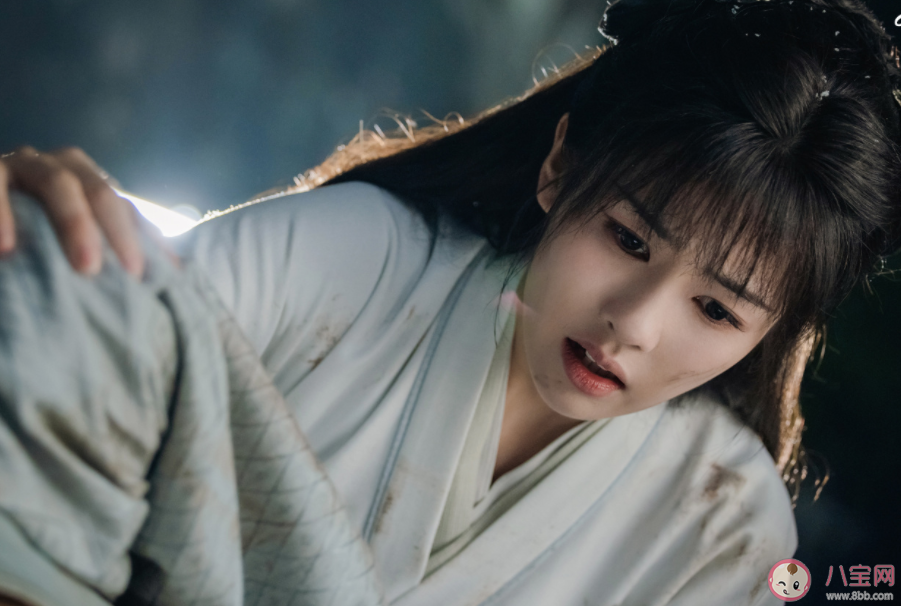 張靚穎《與愛》歌詞是什么 《與愛》歌詞歌曲介紹