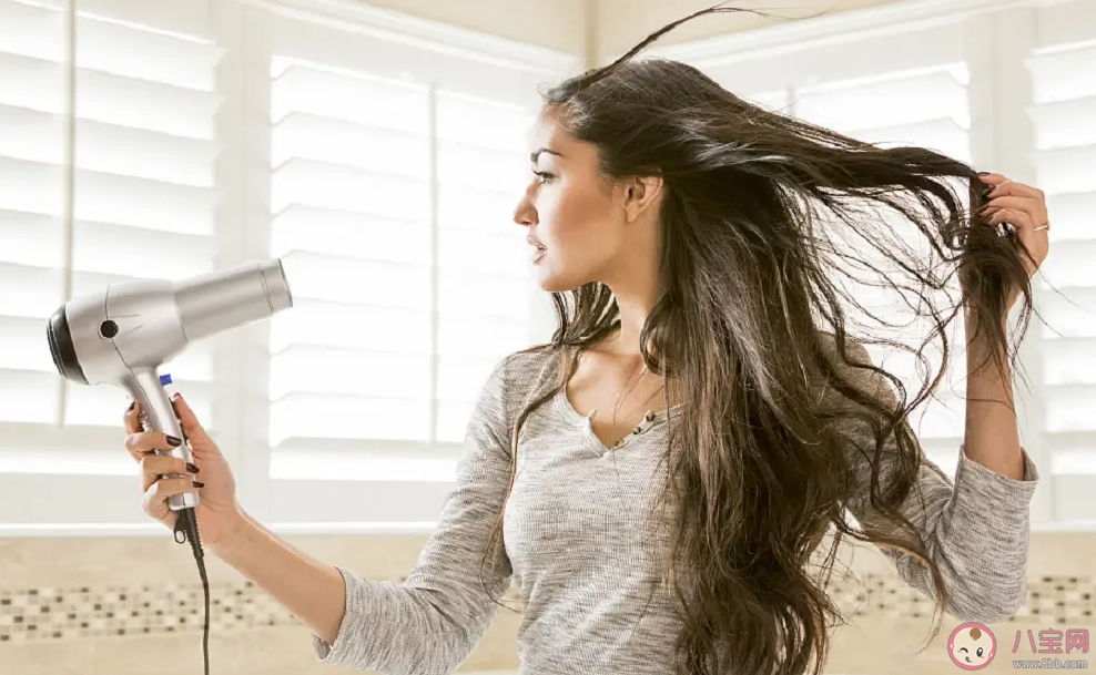洗頭后到底該吹干還是風干 哪個時間段適合洗頭發