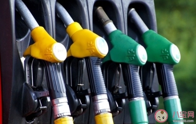 國際油價創三個月來新低是怎么回事 國際油價受到哪些因素影響