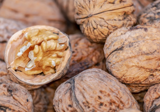 堅持吃核桃6個月會怎樣 吃核桃補腦是真的嗎
