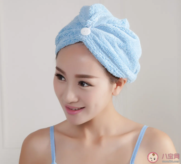 你洗完頭會(huì)用干發(fā)帽嗎 冬天頭發(fā)多久洗一次 你洗完頭會(huì)用干發(fā)帽嗎 冬天頭發(fā)多久洗一次