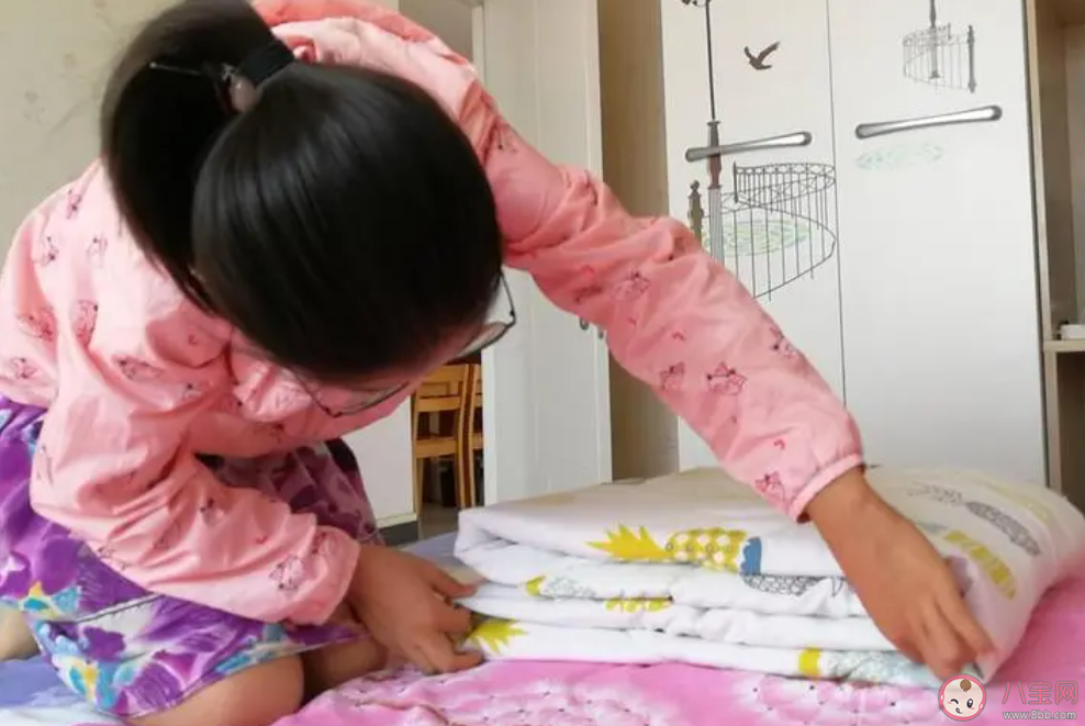 起床后立馬疊被子不健康 每天必須要疊被子嗎 起床后立馬疊被子不健康 每天必須要疊被子嗎