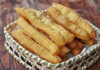 每天吃1根油條身體會有何變化 油條吃多了會怎么樣