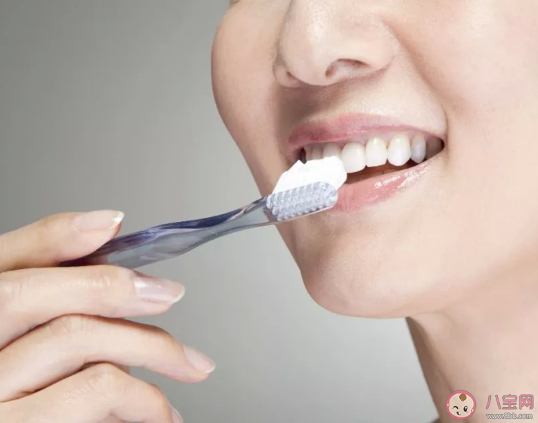 刷牙之前不建議將牙刷蘸濕 刷牙一天刷幾次好 刷牙之前不建議將牙刷蘸濕 刷牙一天刷幾次好