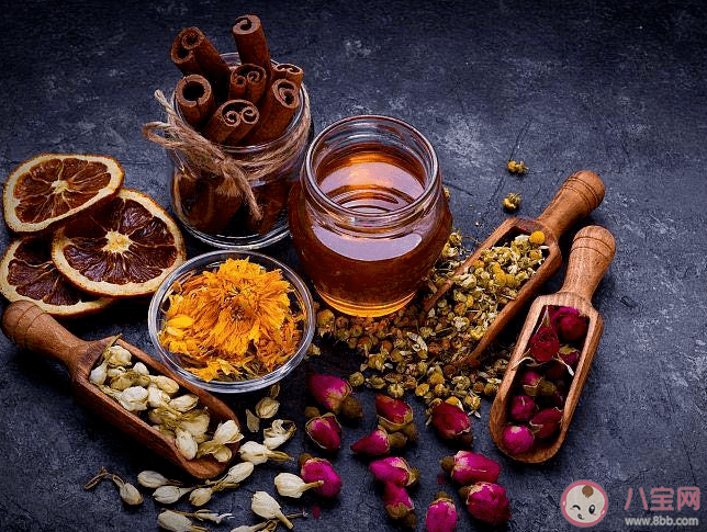 中藥茶飲成年輕人養(yǎng)生新寵 為什么中藥茶飲開始受歡迎 中藥茶飲成年輕人養(yǎng)生新寵 為什么中藥茶飲開始受歡迎