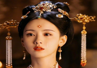 《一念關山》陳都靈是女幾 何藍逗飾演誰