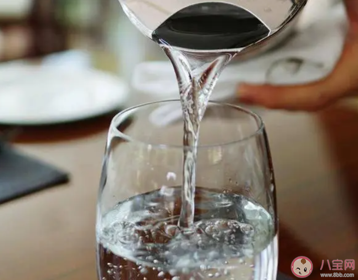 反復燒水會增加致癌物質嗎 隔夜水究竟能不能喝