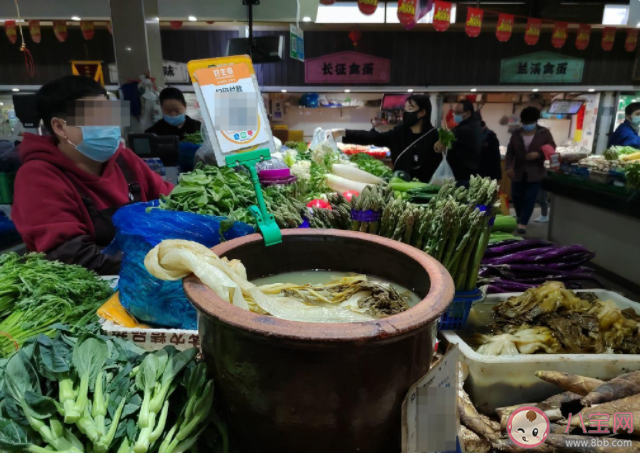 腳越臭踩的冬腌菜越香嗎 腳踩的冬腌菜還能吃嗎