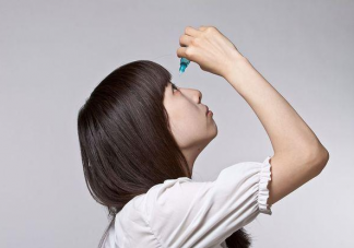 眼藥水不要滴在黑眼球上嗎 滴眼藥水后能不能眨眼