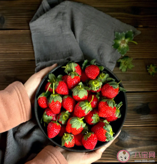 草莓價格大跳水是怎么回事 這個冬天你實現草莓自由了嗎 草莓價格大跳水是怎么回事 這個冬天你實現草莓自由了嗎