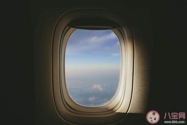 有些飛機(jī)的窗戶上有一個(gè)小孔猜猜它有什么作用 螞蟻莊園12月29日答案 有些飛機(jī)的窗戶上有一個(gè)小孔猜猜它有什么作用 螞蟻莊園12月29日答案