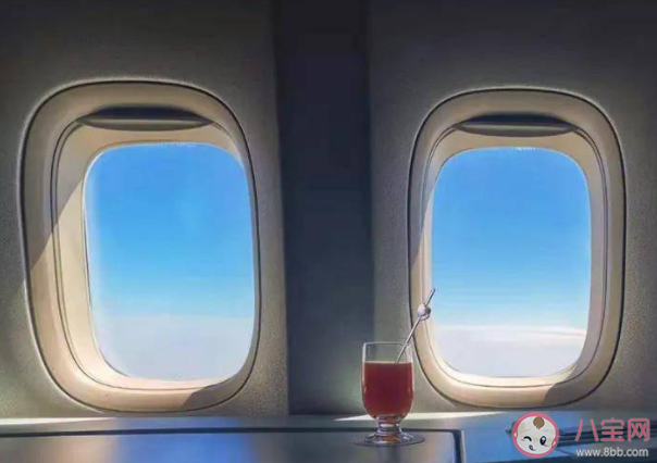 有些飛機(jī)的窗戶上有一個(gè)小孔猜猜它有什么作用 螞蟻莊園12月29日答案 有些飛機(jī)的窗戶上有一個(gè)小孔猜猜它有什么作用 螞蟻莊園12月29日答案