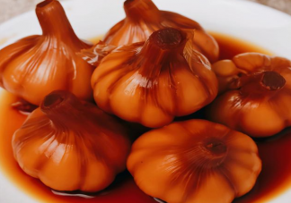 東北街上的冰糖大蒜都賣給誰了 冰糖大蒜是如何做的