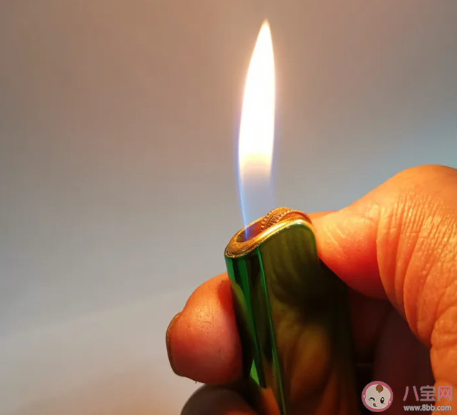 男子打不著火被網(wǎng)友提醒房間缺氧 如何避免房間缺氧