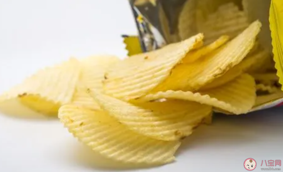 經常吃薯片身體會發生什么變化 袋裝薯片和桶裝薯片不一樣嗎