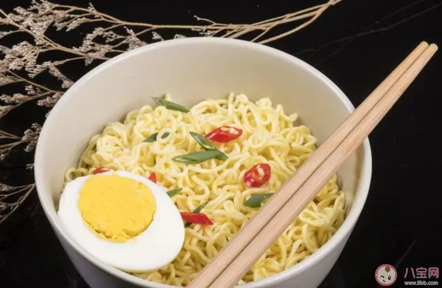 方便面真是垃圾食品嗎 方便面能不能多吃 方便面真是垃圾食品嗎 方便面能不能多吃