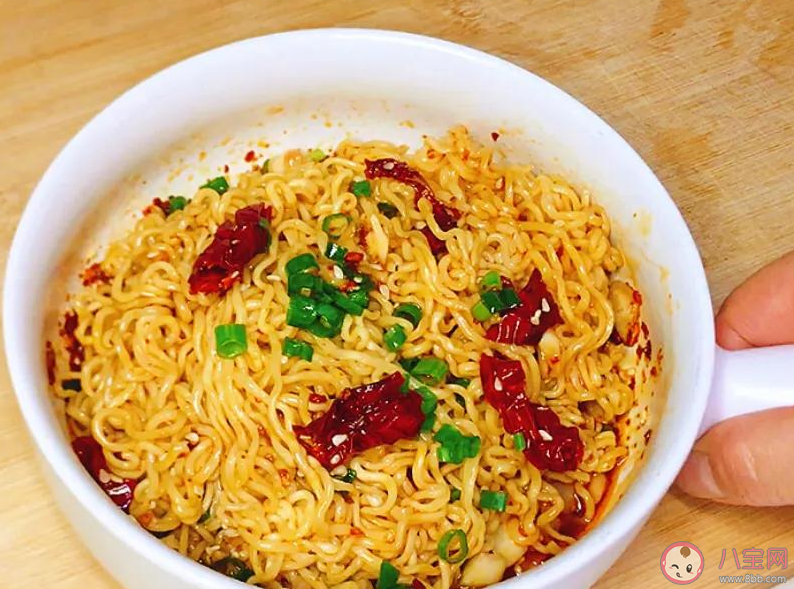 方便面真是垃圾食品嗎 方便面能不能多吃 方便面真是垃圾食品嗎 方便面能不能多吃