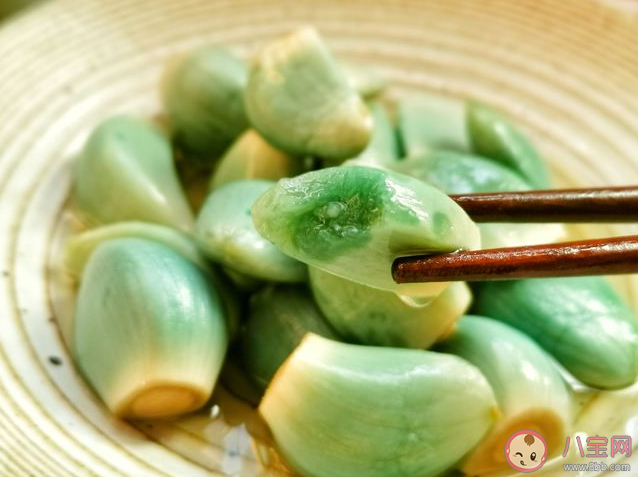 愛吃臘八蒜的人身體好在哪 腌蒜為什么要選在臘八前后