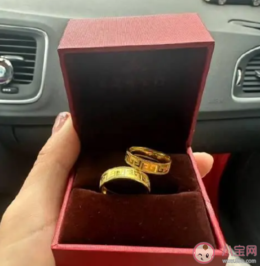 發(fā)現(xiàn)金戒指褪色竟救自己一命是怎么回事 金戒指為什么會褪色 發(fā)現(xiàn)金戒指褪色竟救自己一命是怎么回事 金戒指為什么會褪色
