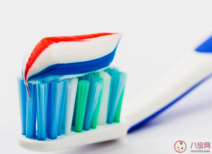 為什么彩條牙膏的顏色不會混合 牙膏應該如何選擇