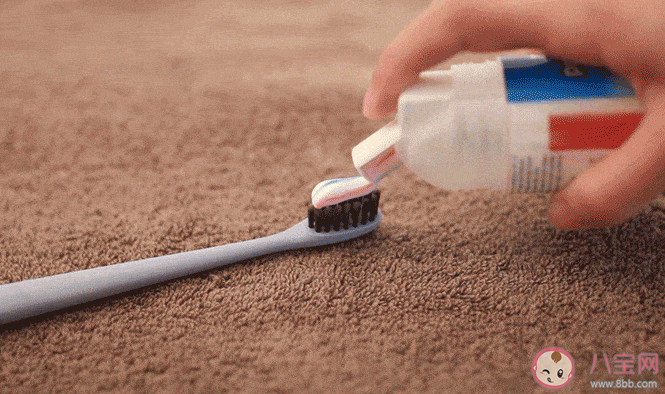 為什么彩條牙膏的顏色不會混合 牙膏應該如何選擇