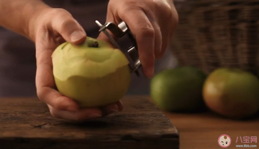 為什么各科專家都勸你吃點蘋果 煮蘋果水喝了有什么好處 為什么各科專家都勸你吃點蘋果 煮蘋果水喝了有什么好處