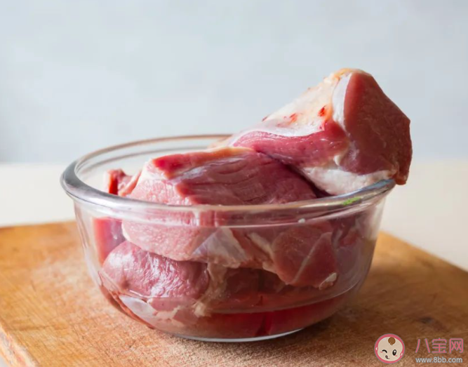 不要再把肉泡水里解凍了 肉應(yīng)該怎么解凍才好