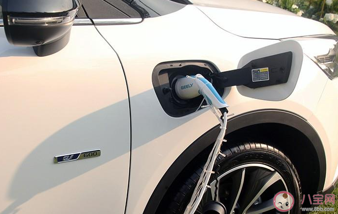 開電車回東北18小時充7次電是怎么回事 電車不開空調(diào)也掉電嗎 開電車回東北18小時充7次電是怎么回事 電車不開空調(diào)也掉電嗎