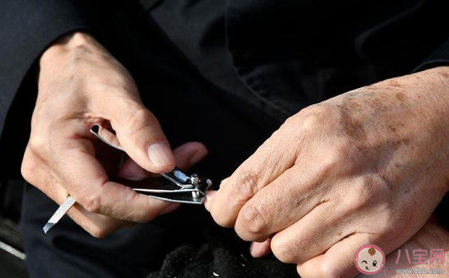 為什么不建議給指甲根部去死皮 剪指甲要注意些什么